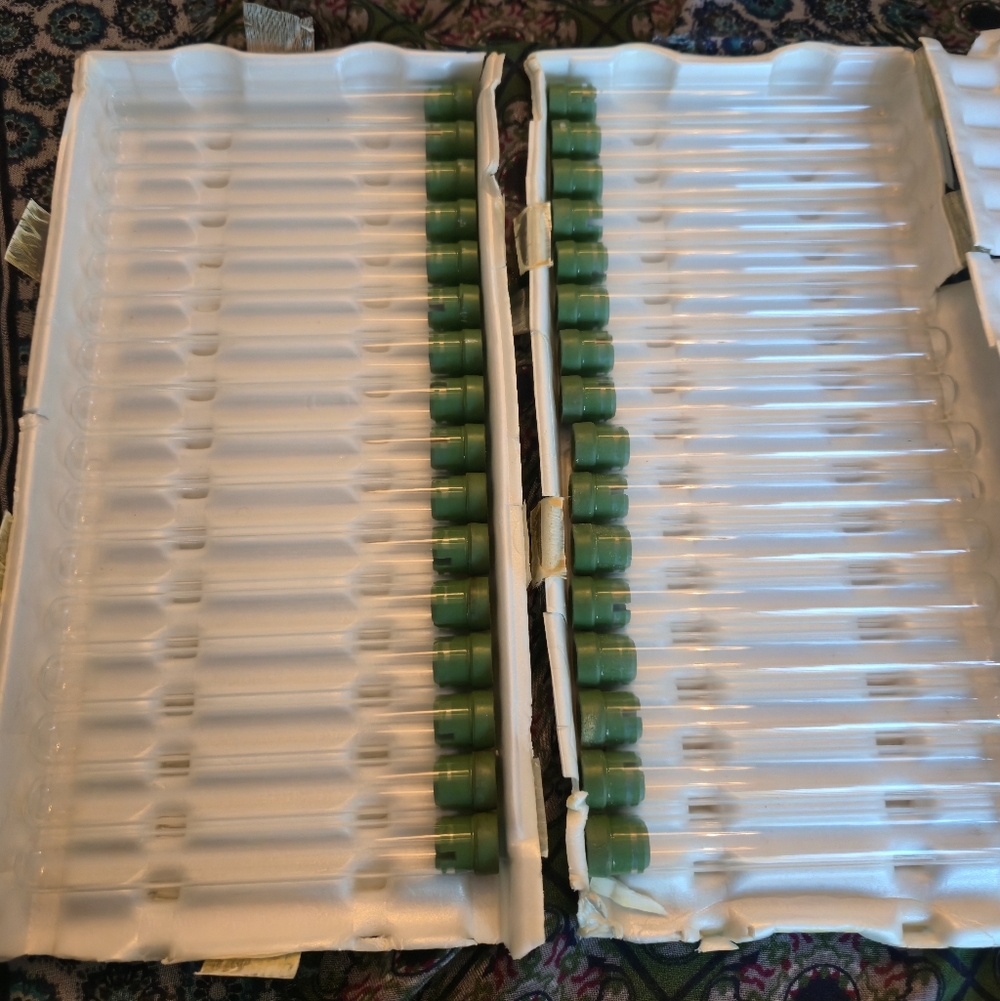 Qty 32 Vacutainer Glass Vials/Test Tubes with Green Rubber Stoppers